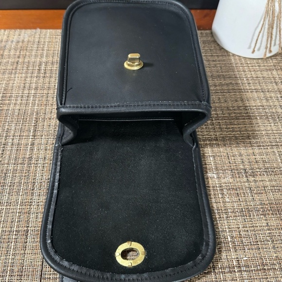 ❤️SOLD❤️Vintage Coach Black Sidepack small #9978 - Picture 9 of 12